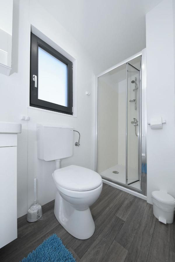 Mobile Home Safir บีโอกราดนาโมรู ภายนอก รูปภาพ