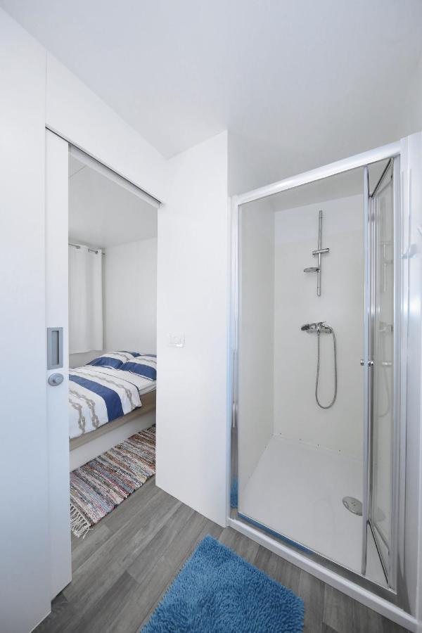 Mobile Home Safir บีโอกราดนาโมรู ภายนอก รูปภาพ
