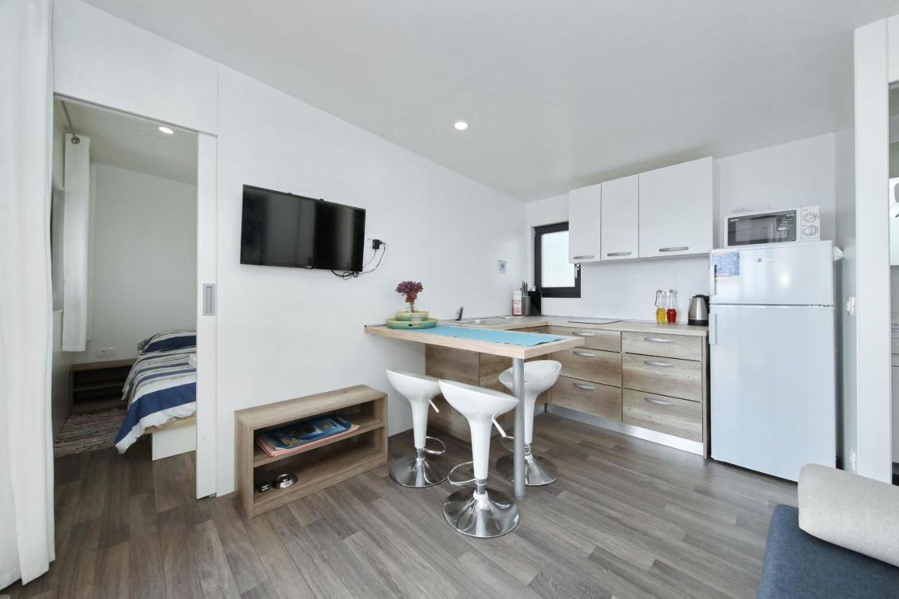 Mobile Home Safir บีโอกราดนาโมรู ภายนอก รูปภาพ