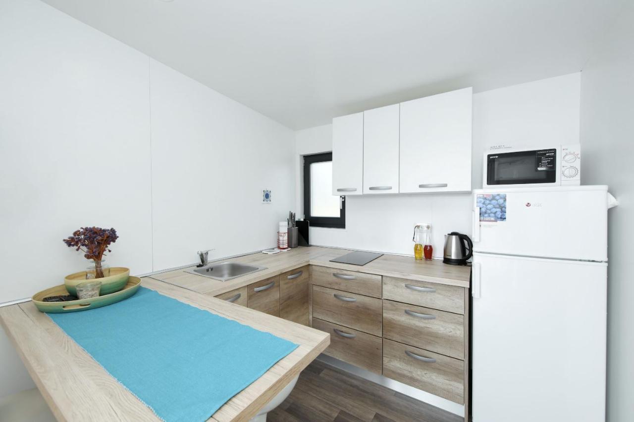 Mobile Home Safir บีโอกราดนาโมรู ภายนอก รูปภาพ